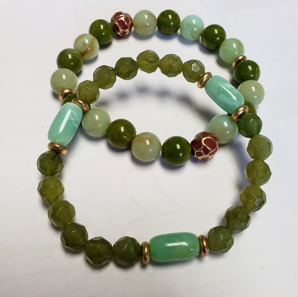 Avon stretch bracelets. Four. Shades of green. - Picture 2 of 10